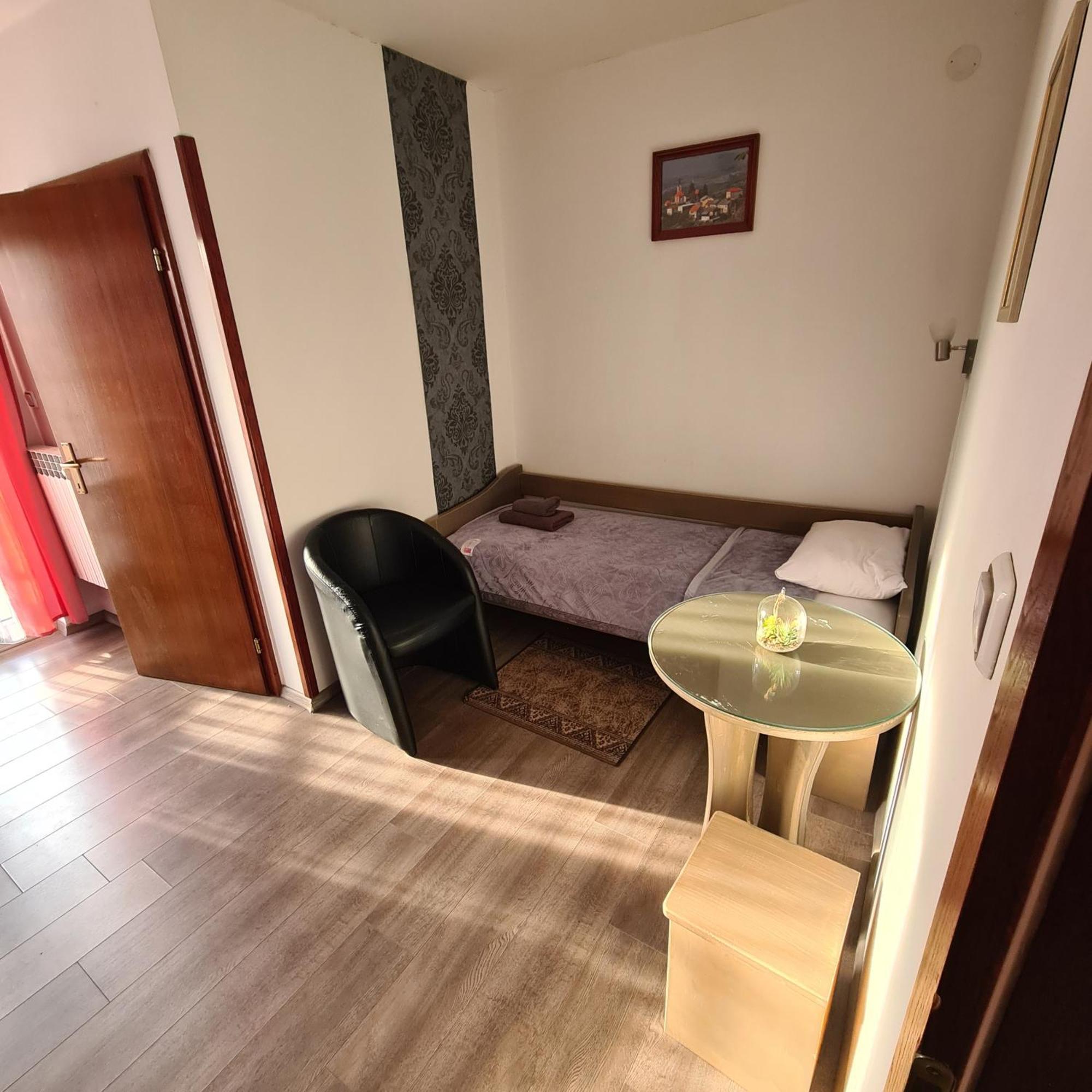 Guesthouse Kod Mosta 카를로바츠 외부 사진
