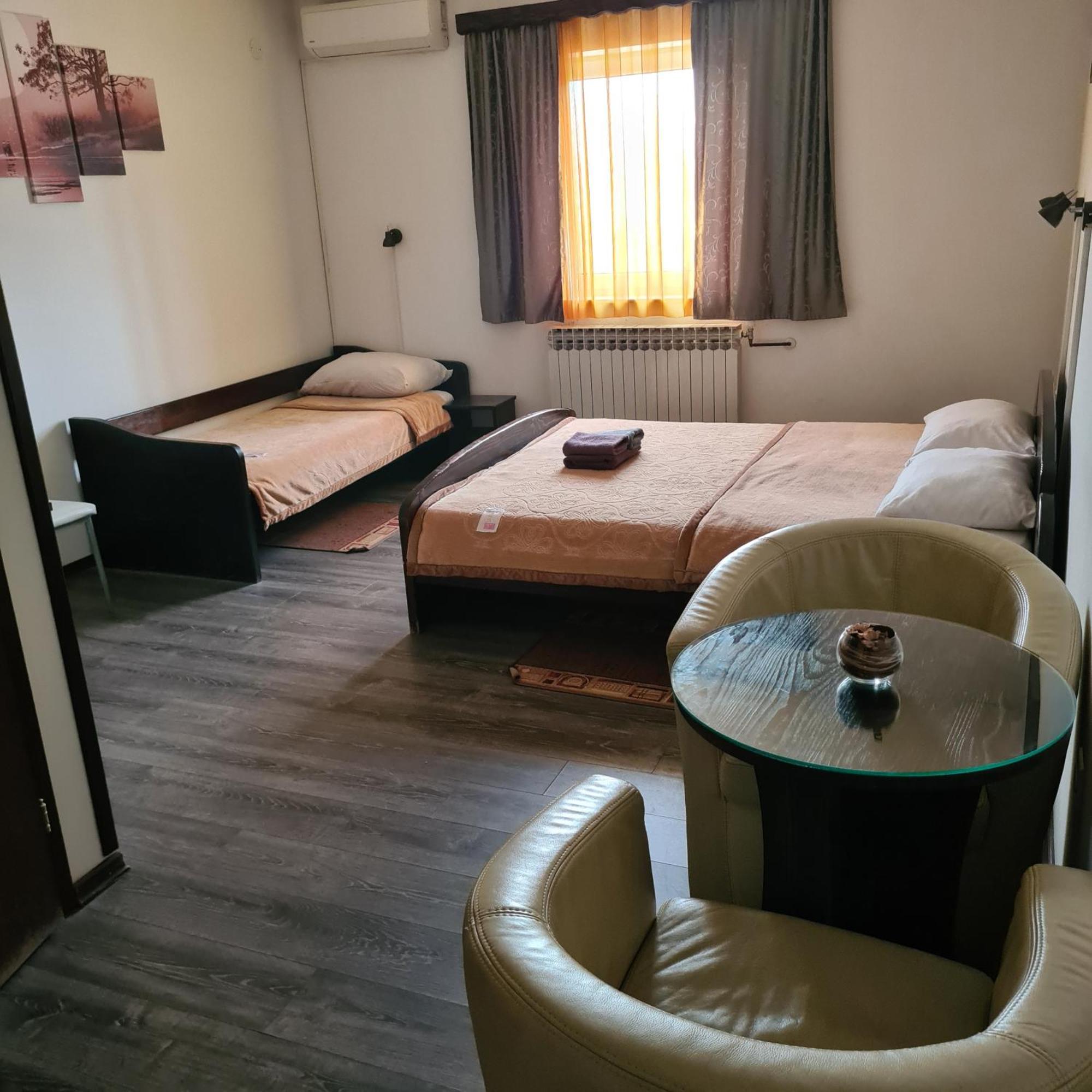 Guesthouse Kod Mosta 카를로바츠 외부 사진